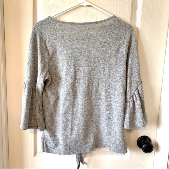 CAUTION TO THE WIND Knot Front Knit Top—SZ. Small - Picture 7 of 11